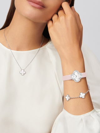 CLOVER - White/Silver Necklace
